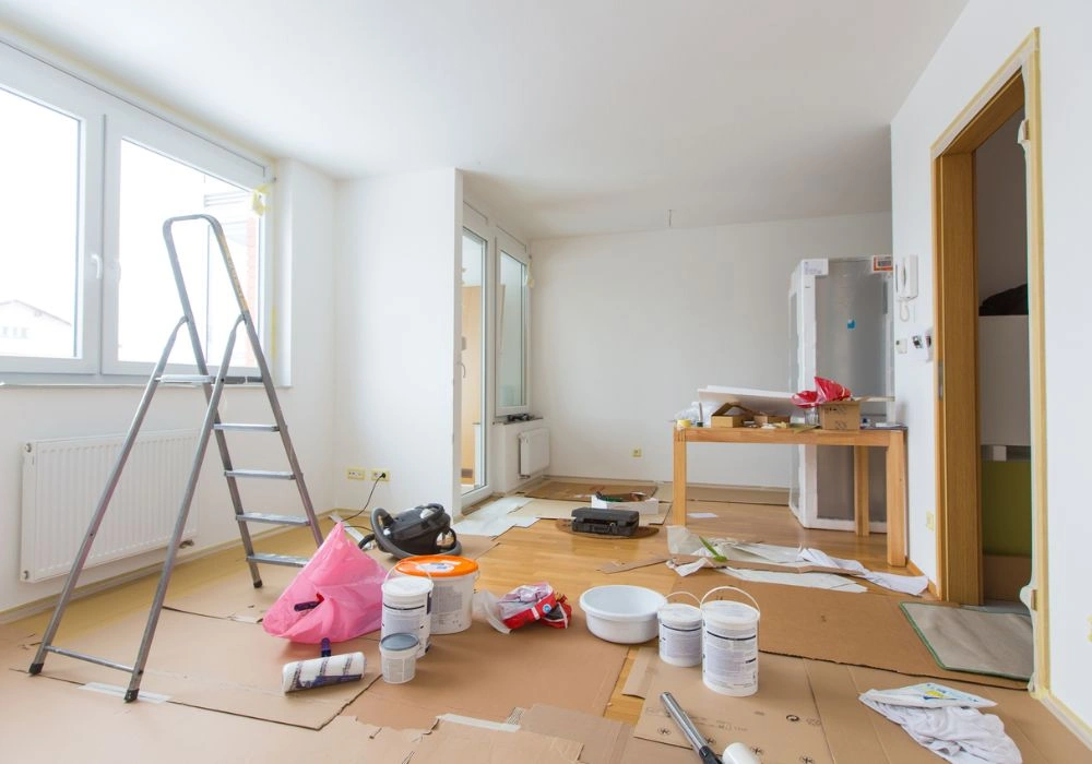 Professional move out painting service for a vacant apartment in Dubai.