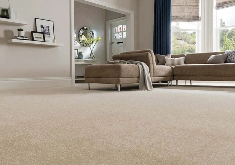 Soft beige wall to wall carpet in Dubai home.