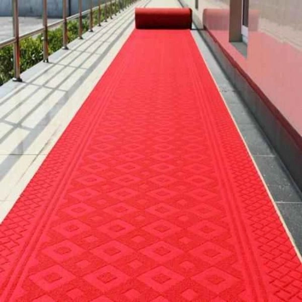 Red exhibition carpet for events and trade shows.