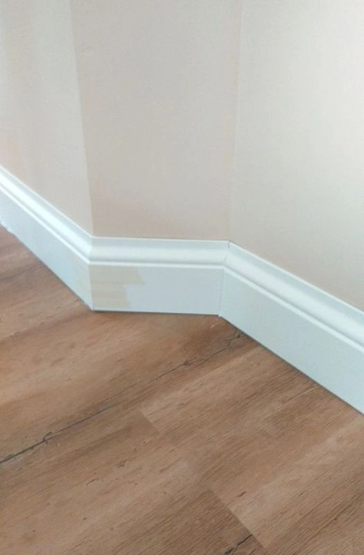 Classic White Wall Skirting For Dubai Home Interiors