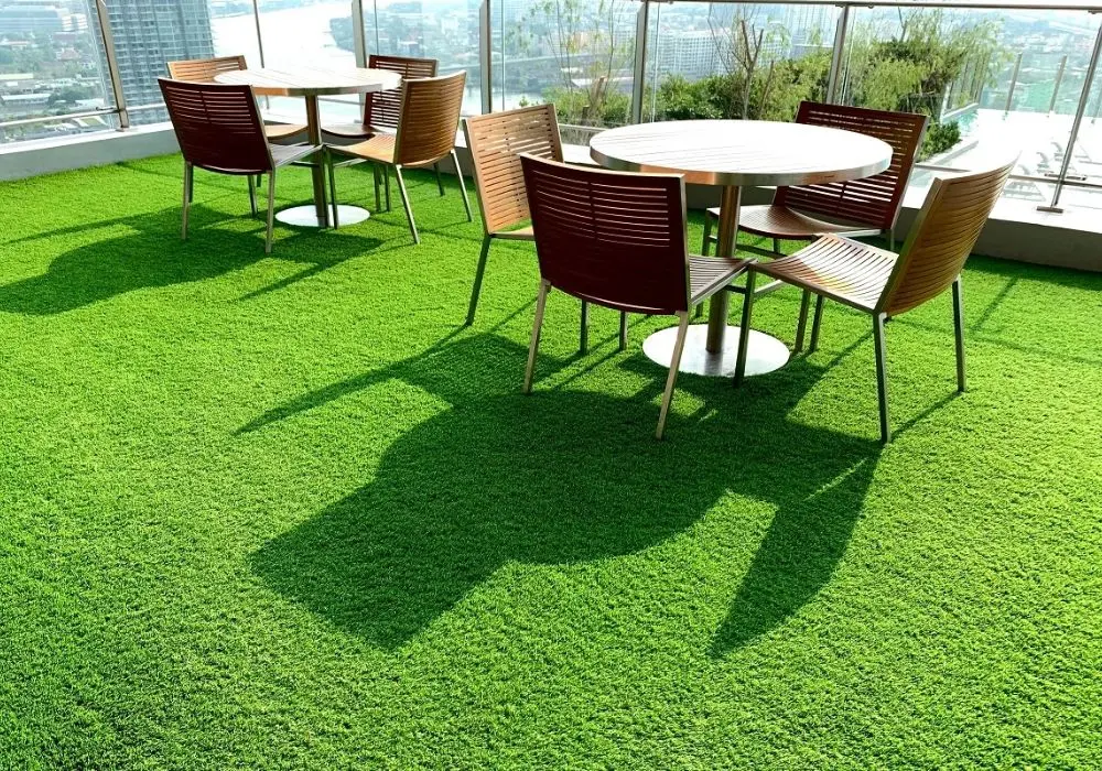 Custom artificial grass for outdoor dining Dubai