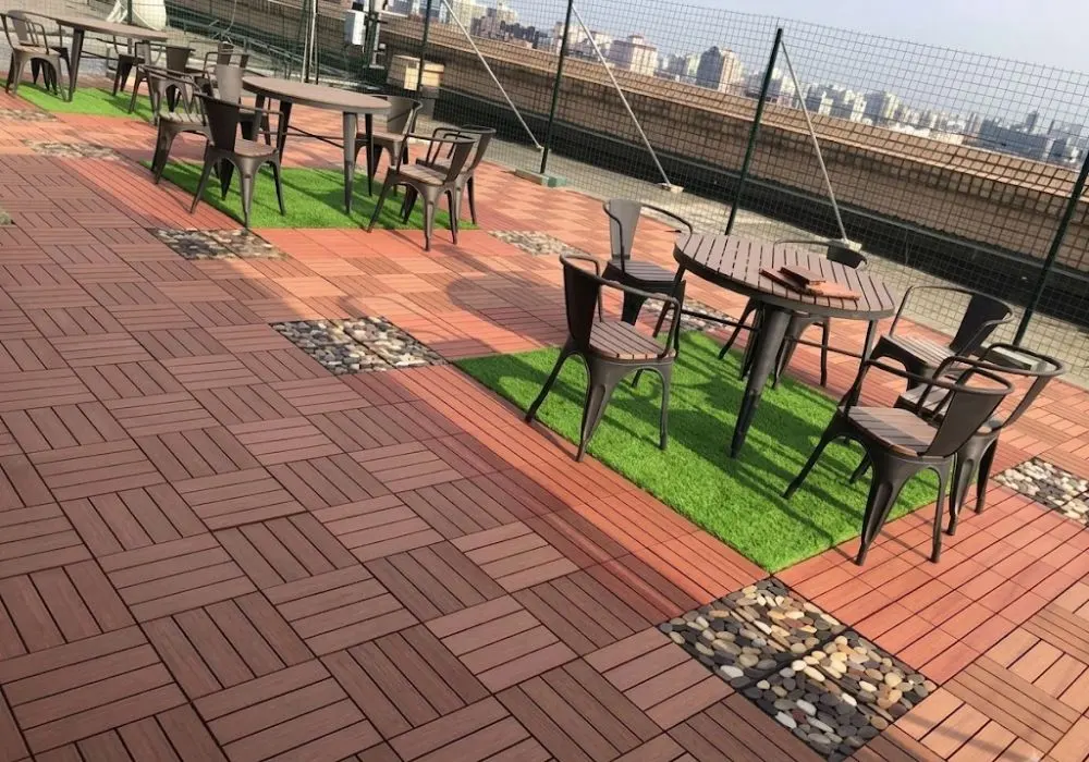 Rooftop cafe patio with interlock deck tiles