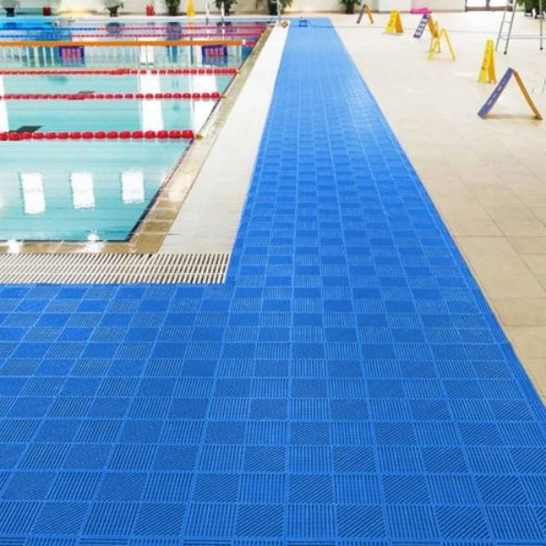Outdoor mats in Dubai swimming pool