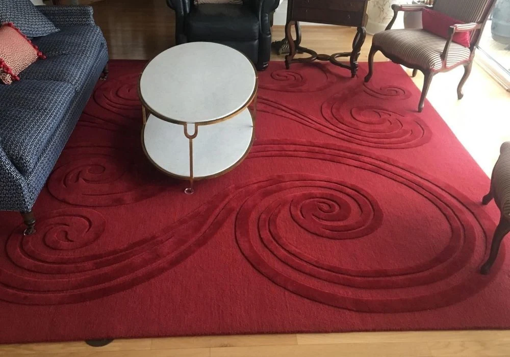 Sculpted red wool rug in Dubai