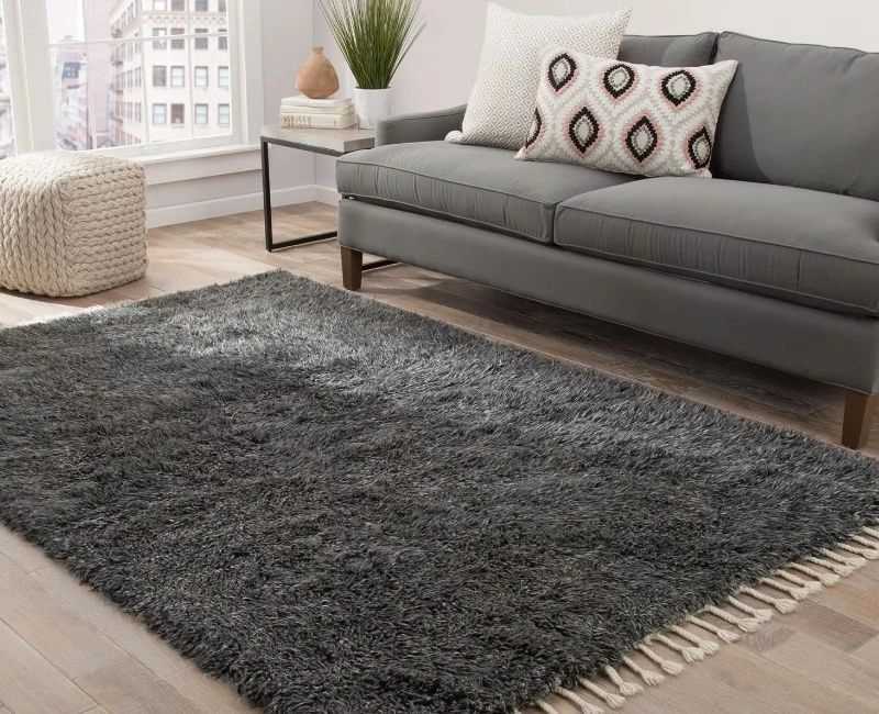Dark grey shaggy wool rug Dubai