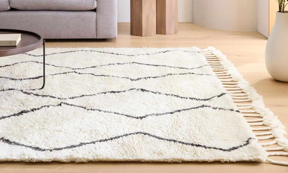 Soft white wool rug in Dubai
